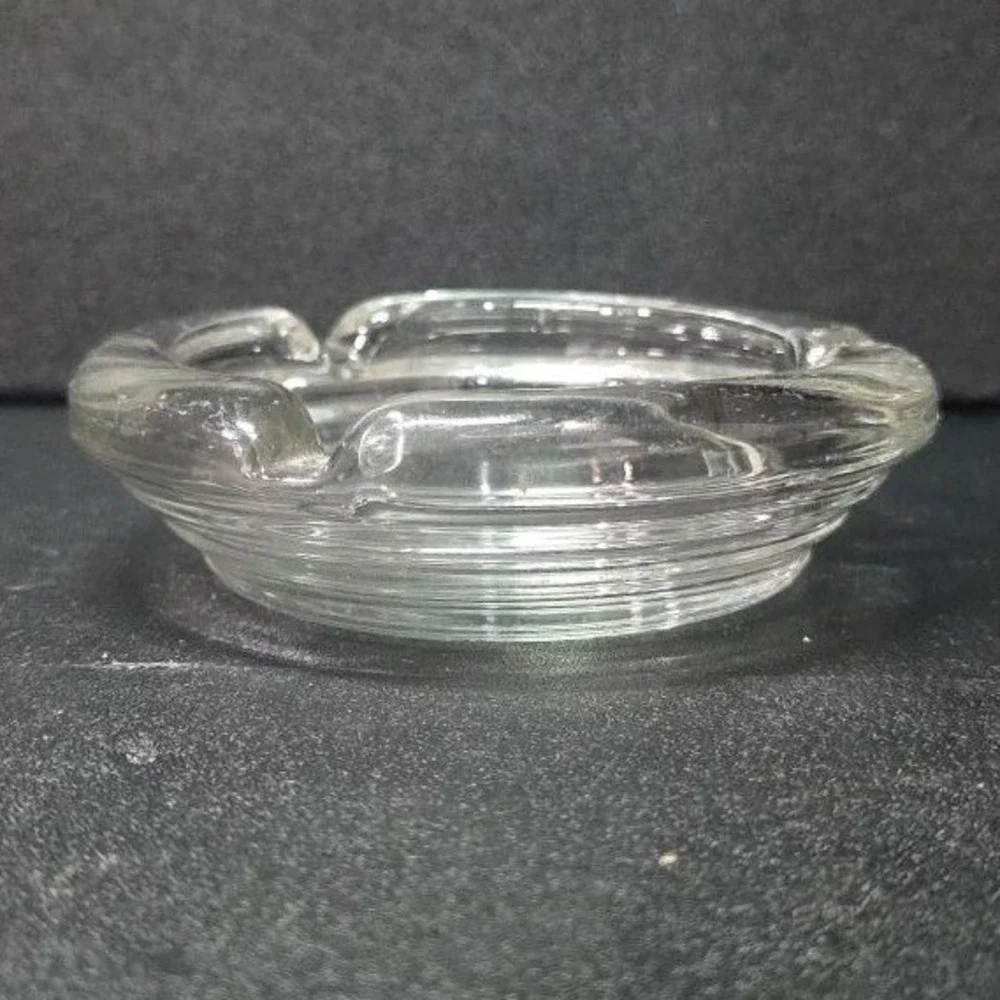 Classic Round Ashtray, 3‎ Notch Design, Thick Clear Glass, Smoking Accessory